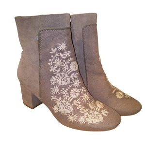 TOMS Embroidered Heritage Canvas Floral Evie Booties Taupe W7.5
